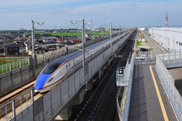 石川県の北陸新幹線画像